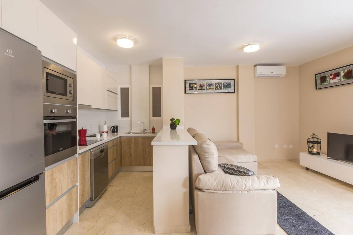 Apartamento de 2 habitaciones en Albir para alquiler a largo plazo