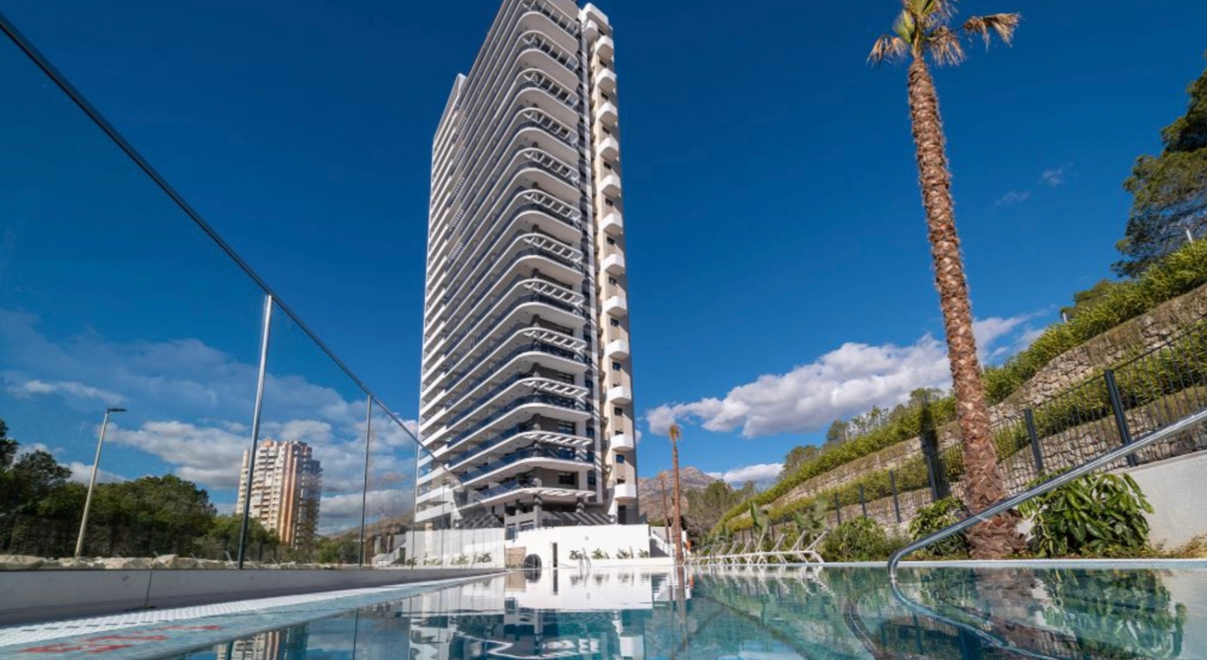 LK-126 - Apartamento en venta de 2 dormitorios en Benidorm, Alicante