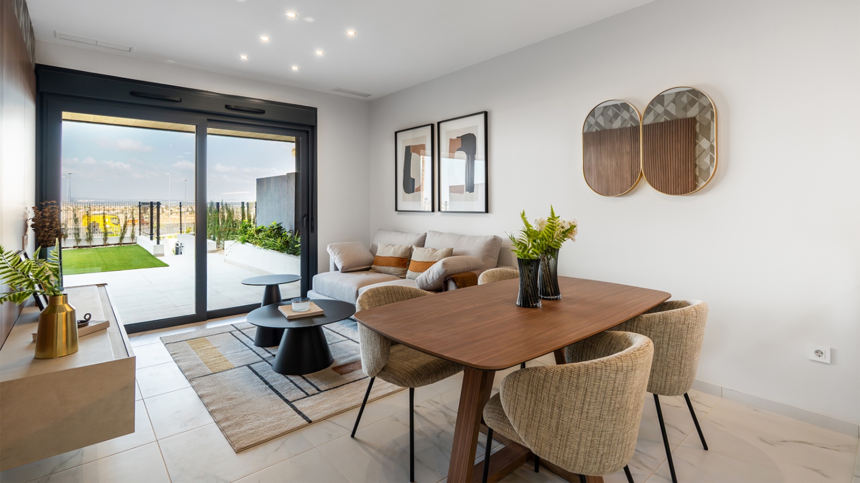 Apartamento en venta en Torrevieja con piscina.