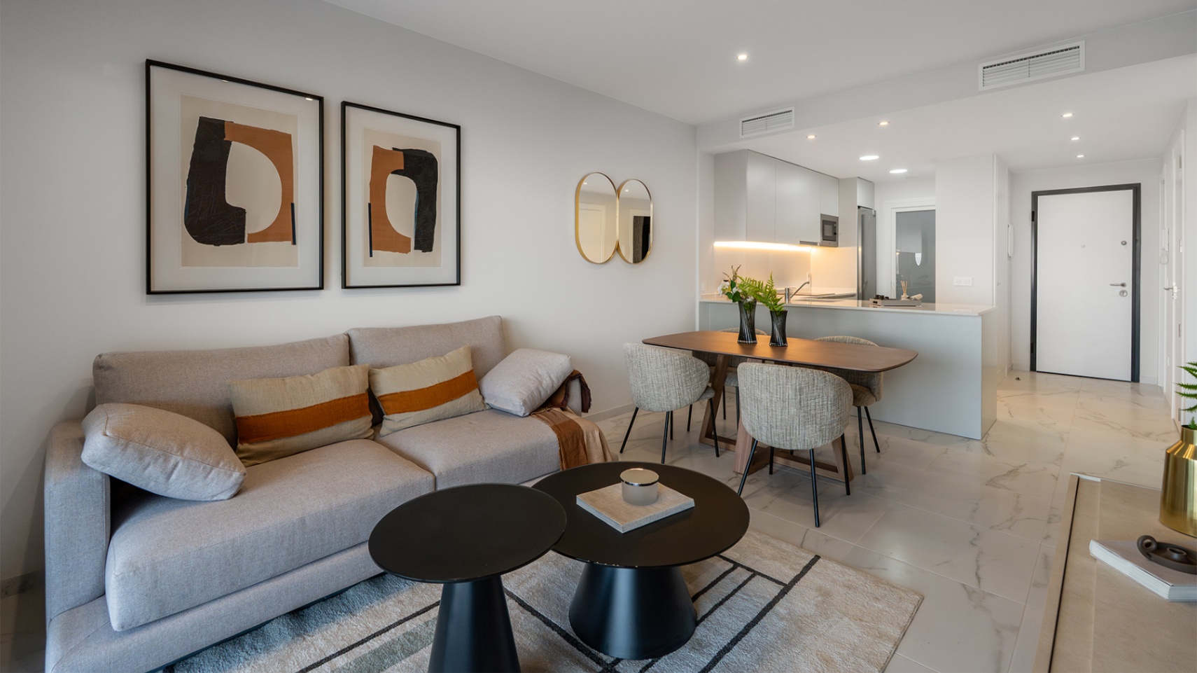 Apartamento en venta en Torrevieja con piscina.