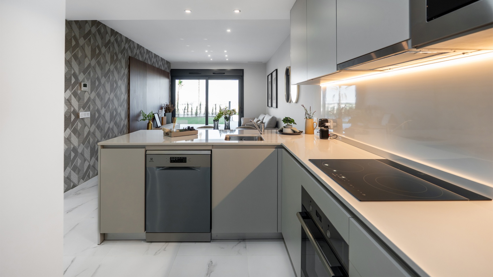 Apartamento en venta en Torrevieja con piscina.