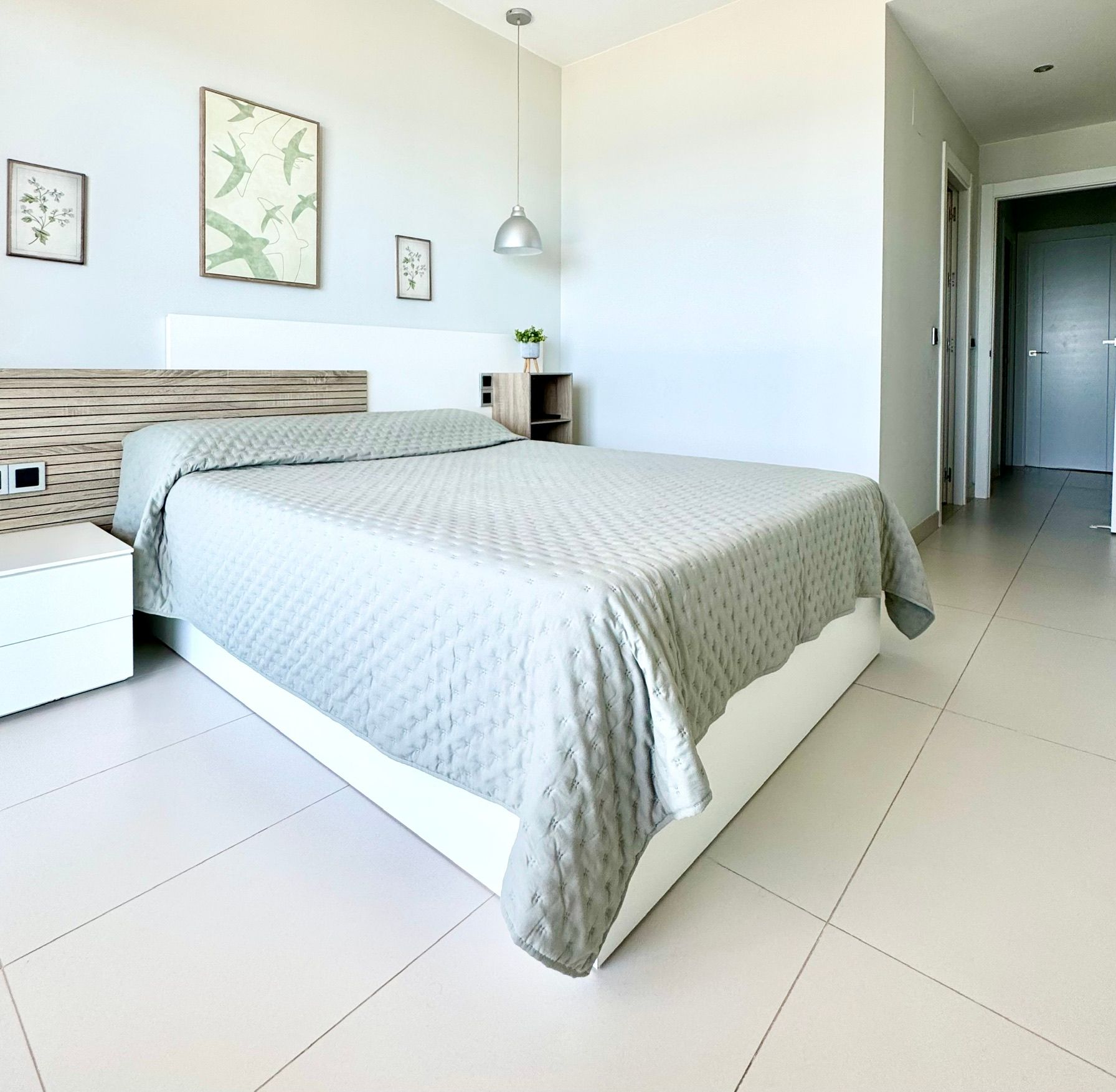 Apartamento de 2 dormitorios en alquiler en Benidorm, Alicante.