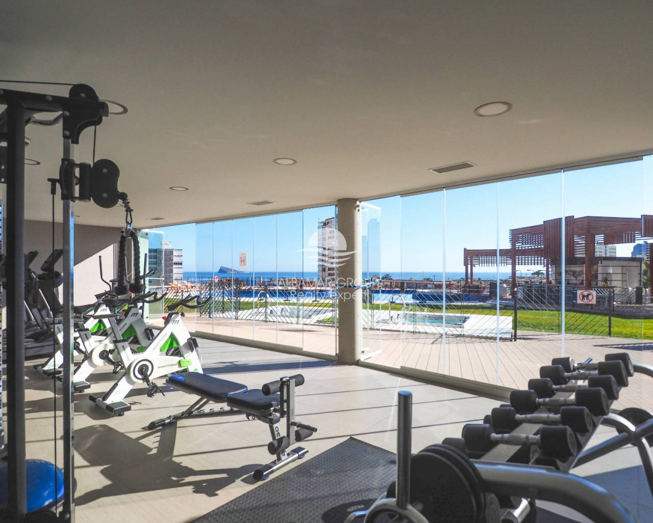 Apartamento de 2 dormitorios en alquiler en Benidorm, Alicante.