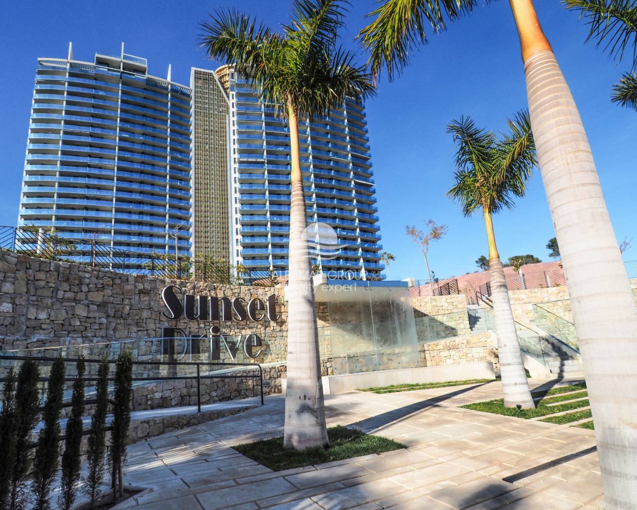 Apartamento de 2 dormitorios en alquiler en Benidorm, Alicante.