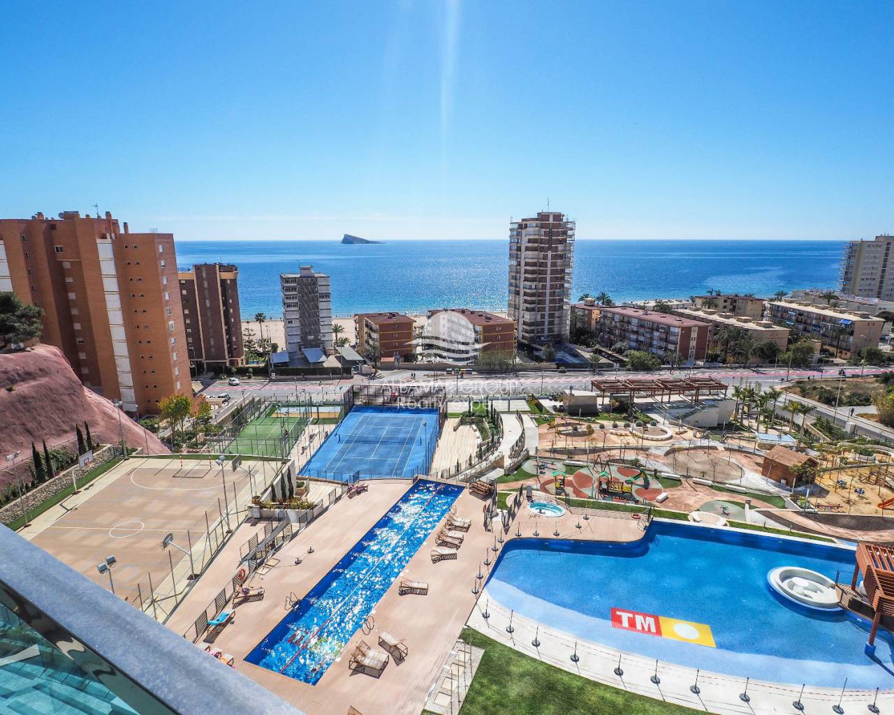 Apartamento de 2 dormitorios en alquiler en Benidorm, Alicante.