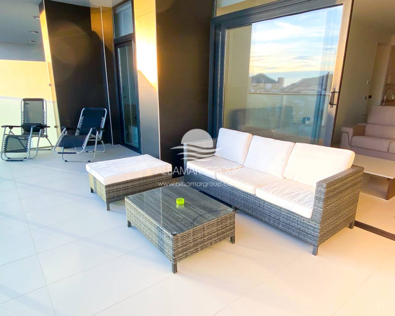 Apartamento de 2 dormitorios en alquiler en Benidorm, Alicante.