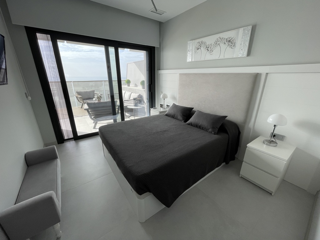 Apartamento de 2 habitaciones en Benidorm - Alquiler a largo plazo