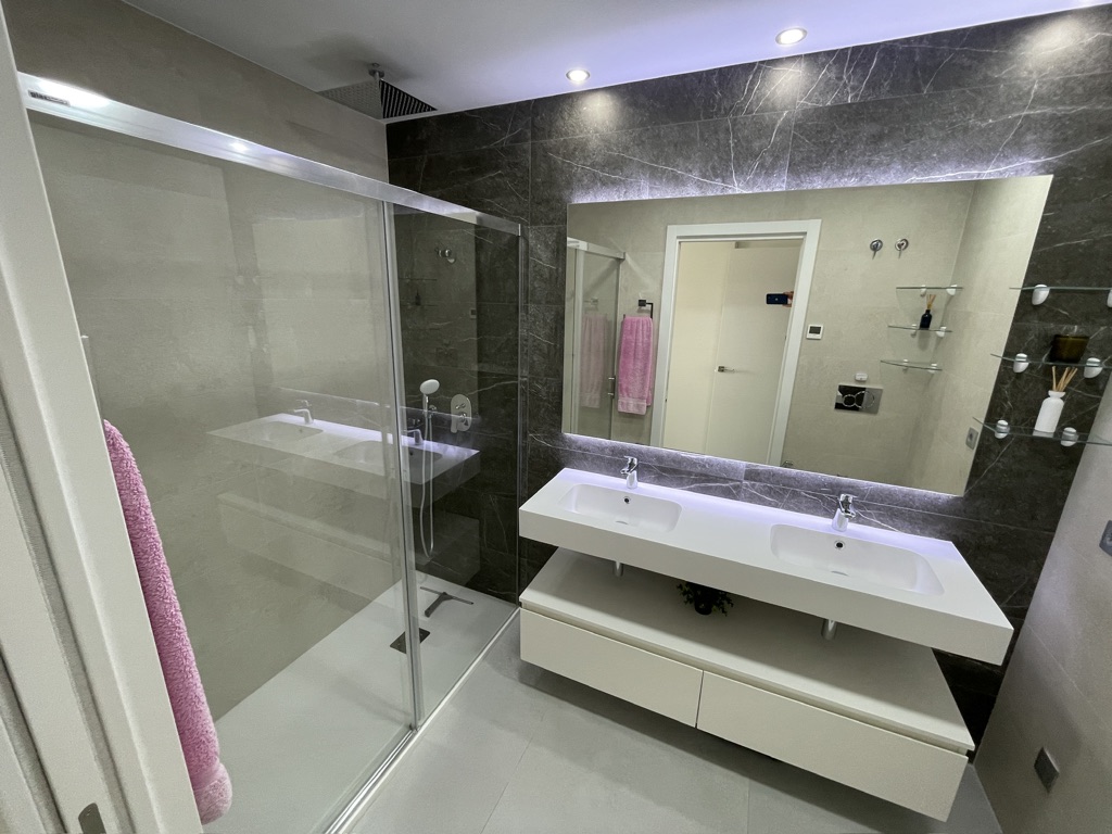 Apartamento de 2 habitaciones en Benidorm - Alquiler a largo plazo