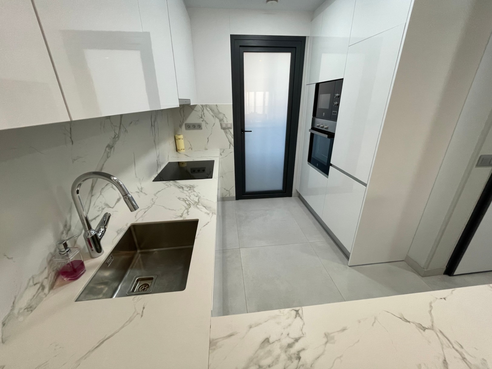 Apartamento de 2 habitaciones en Benidorm - Alquiler a largo plazo