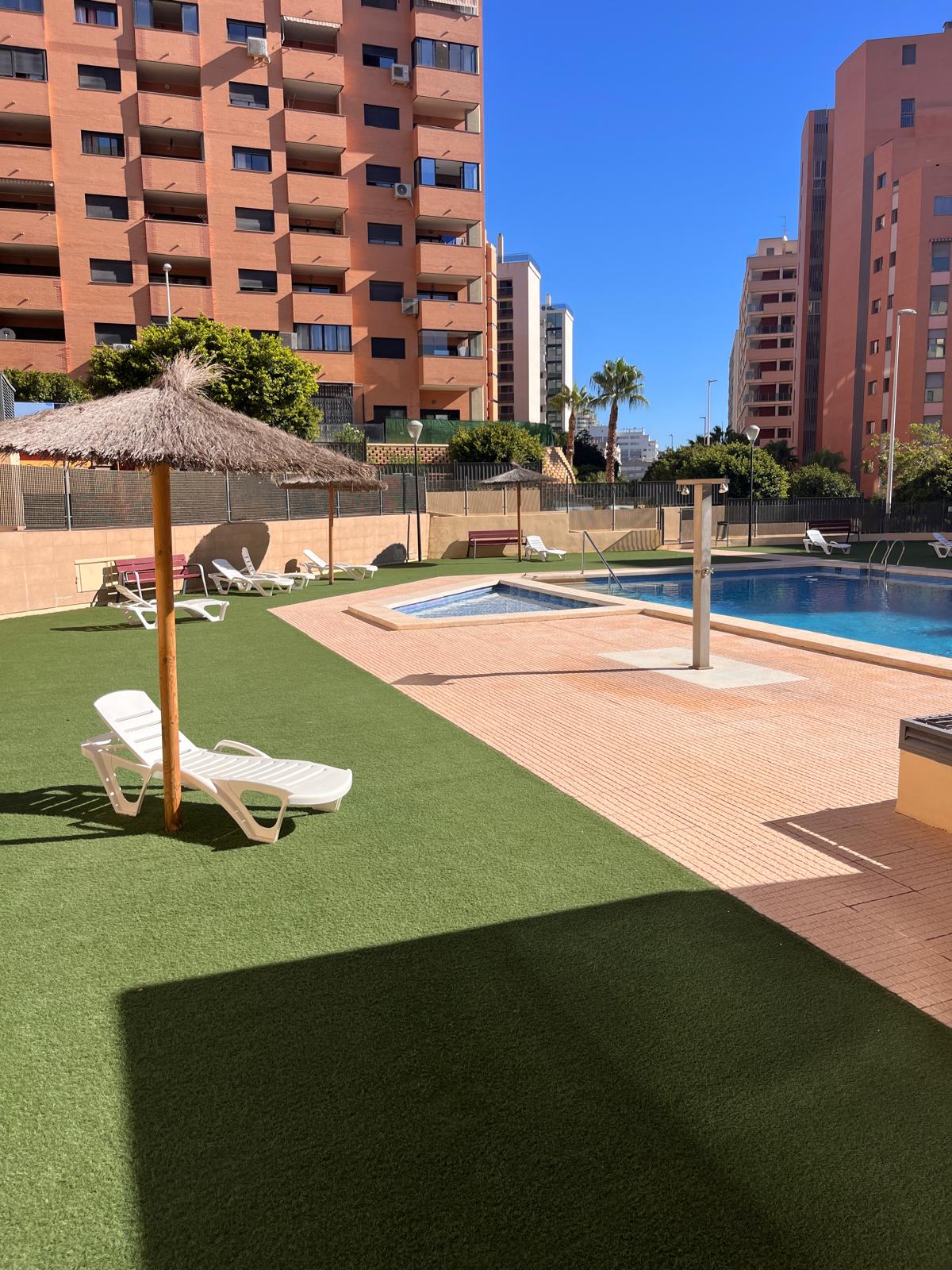 Wohnung in Villajoyosa mit 2 Schlafzimmern und Gemeinschaftspool