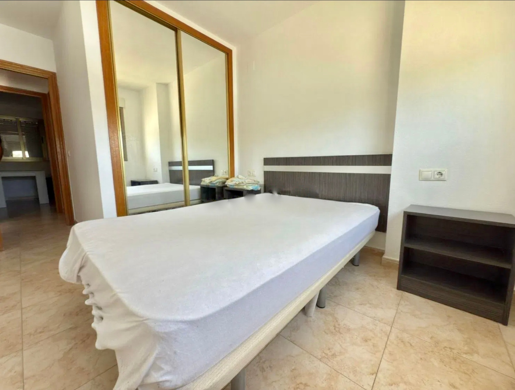 Apartment in Finestrat with 2 bedrooms and communal pool.