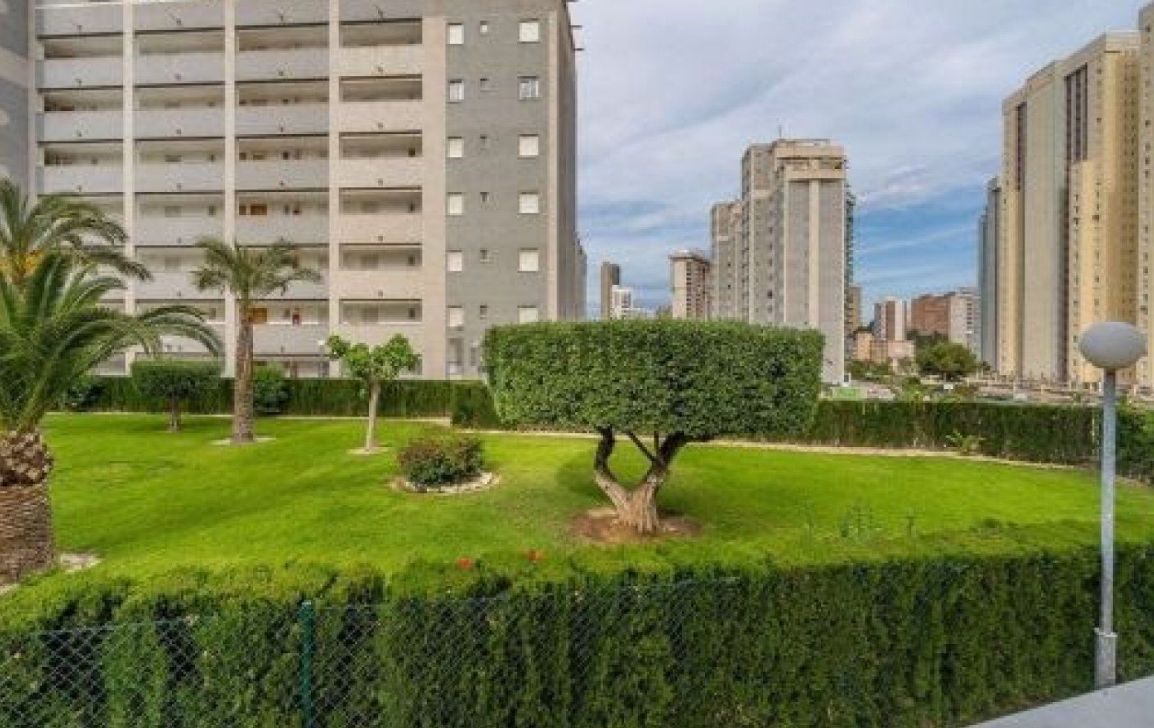 Apartamento en Villajoyosa con 2 habitaciones y piscina comunitaria