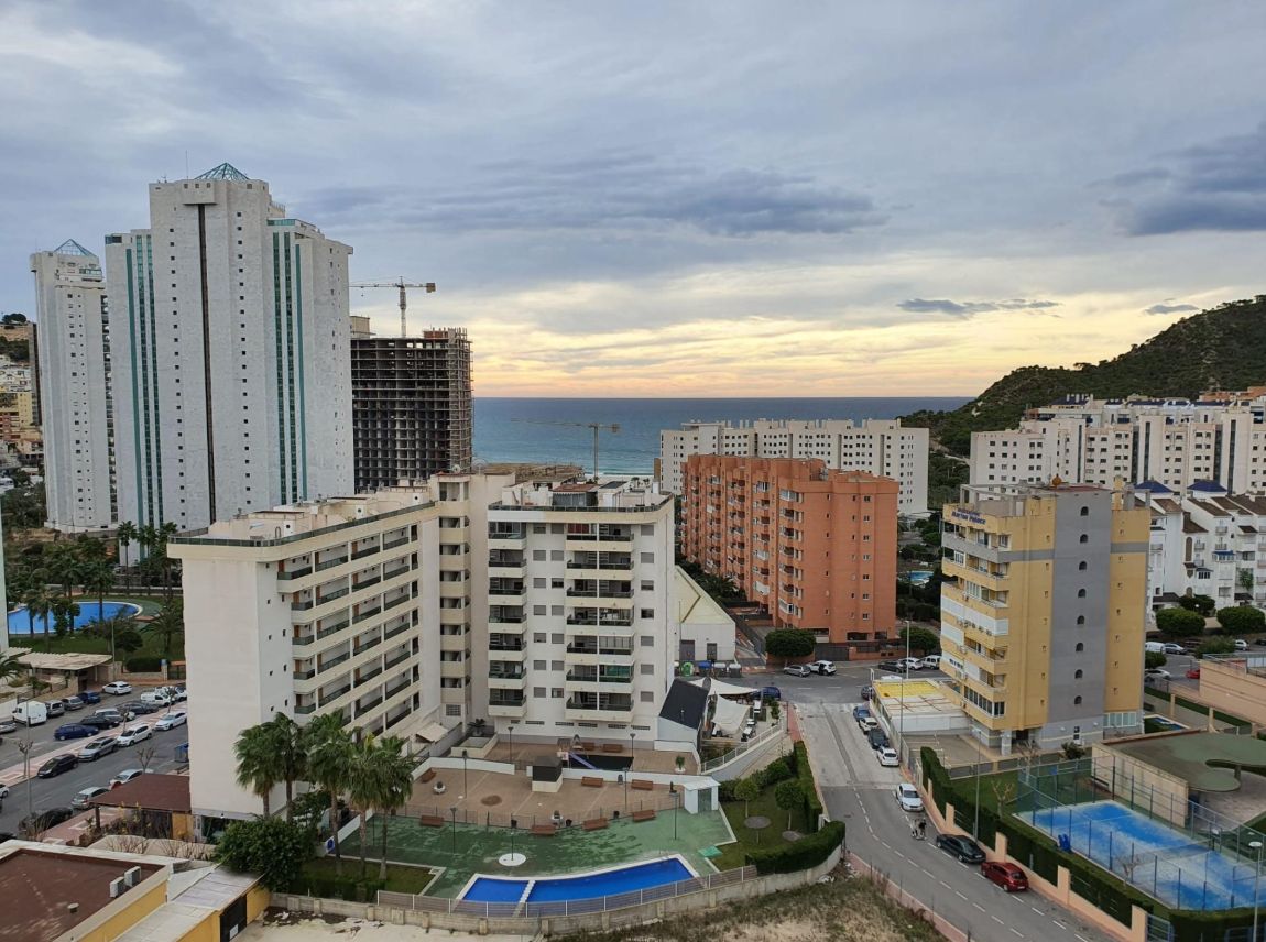 LC-142 - Apartamento en Villajoyosa con 2 habitaciones y piscina comunitaria