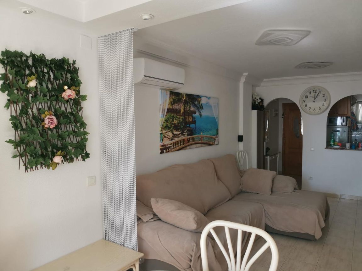 Apartamento en Villajoyosa con 2 habitaciones y piscina comunitaria