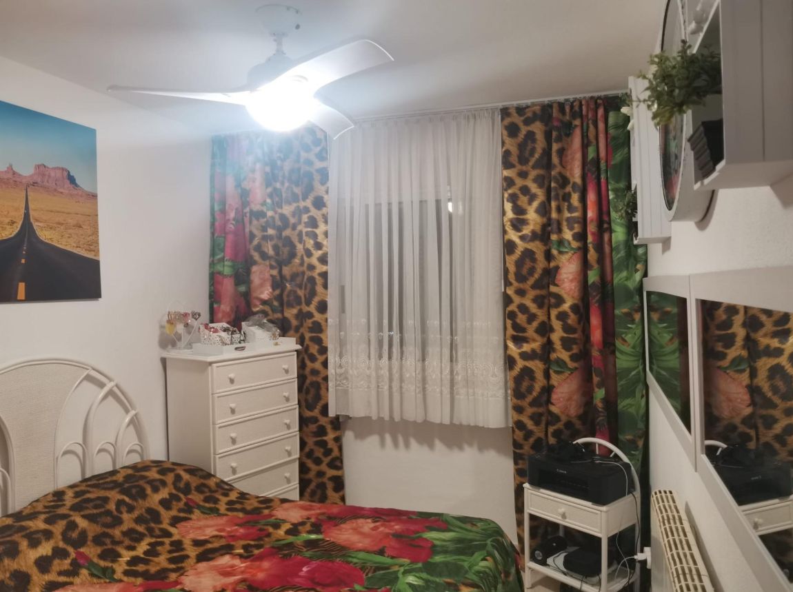 Apartamento en Villajoyosa con 2 habitaciones y piscina comunitaria