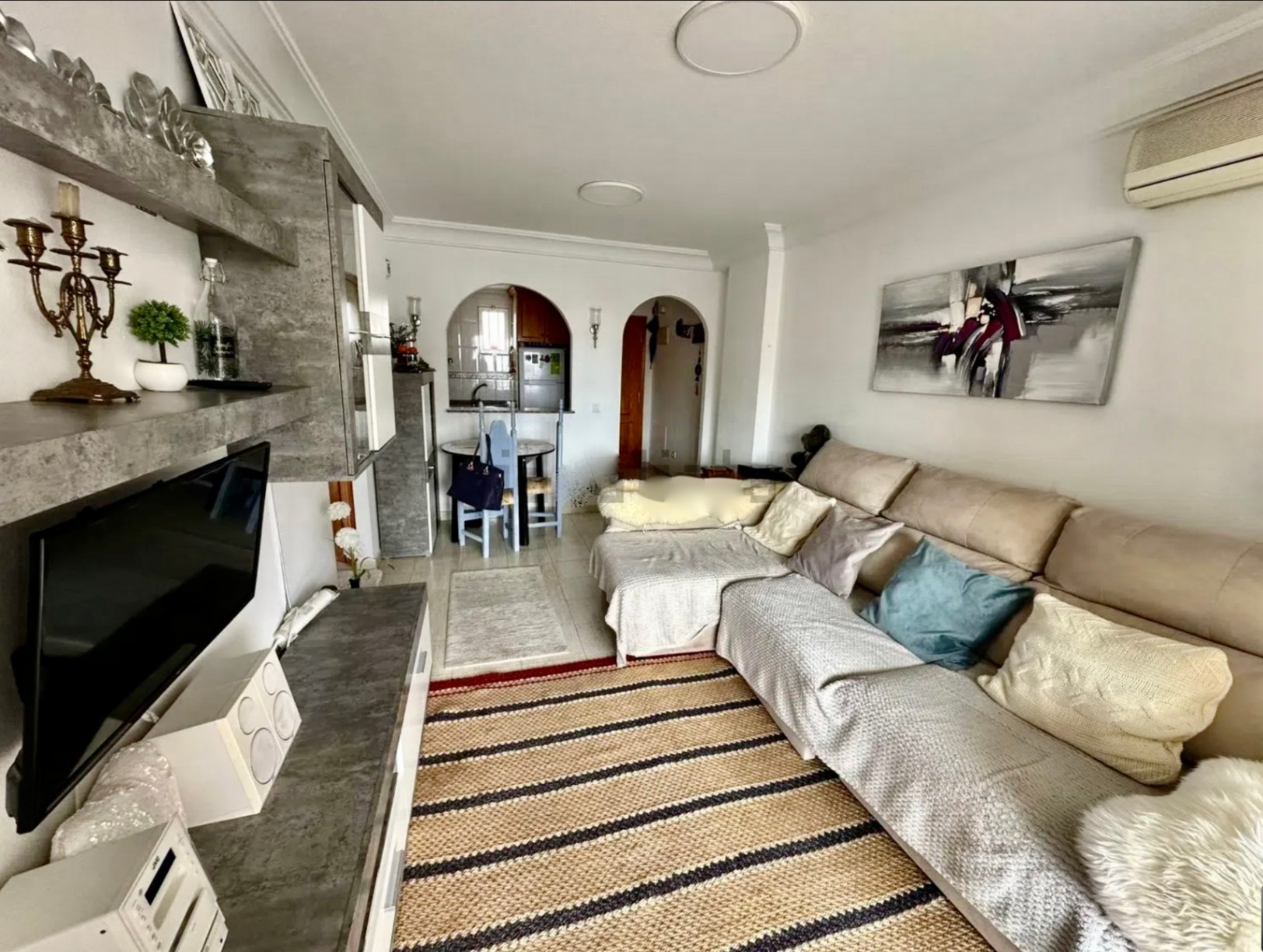 Apartamento en Villajoyosa con 2 habitaciones y piscina comunitaria