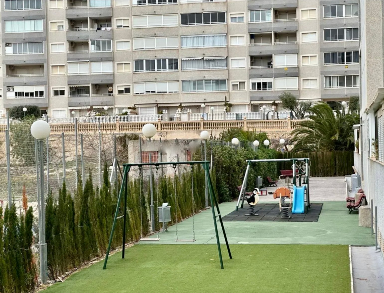 Apartamento en Villajoyosa con 2 habitaciones y piscina comunitaria