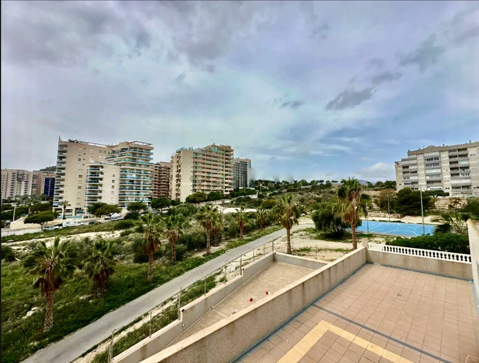 Apartamento en Villajoyosa con 2 habitaciones y piscina comunitaria