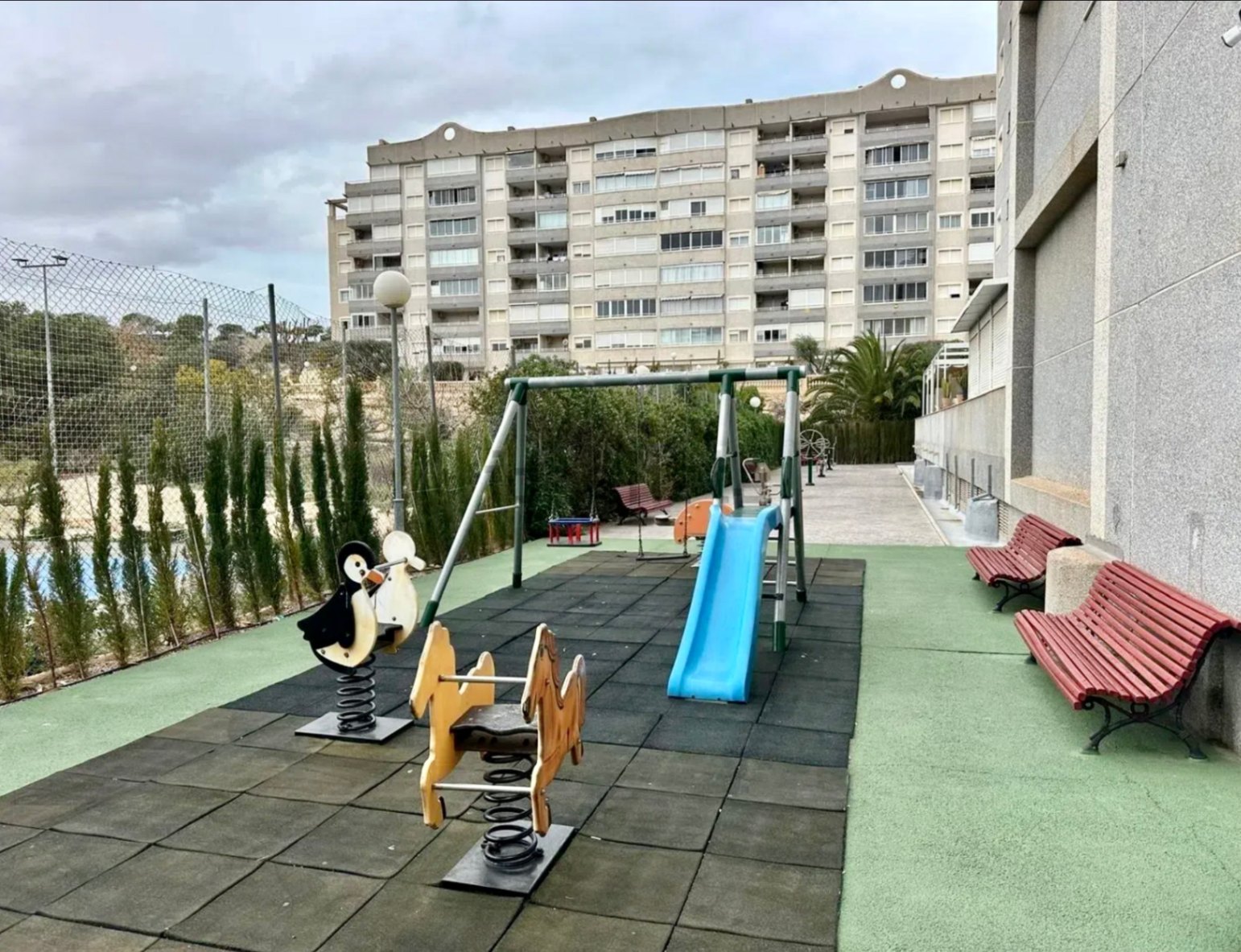 Apartamento en Villajoyosa con 2 habitaciones y piscina comunitaria