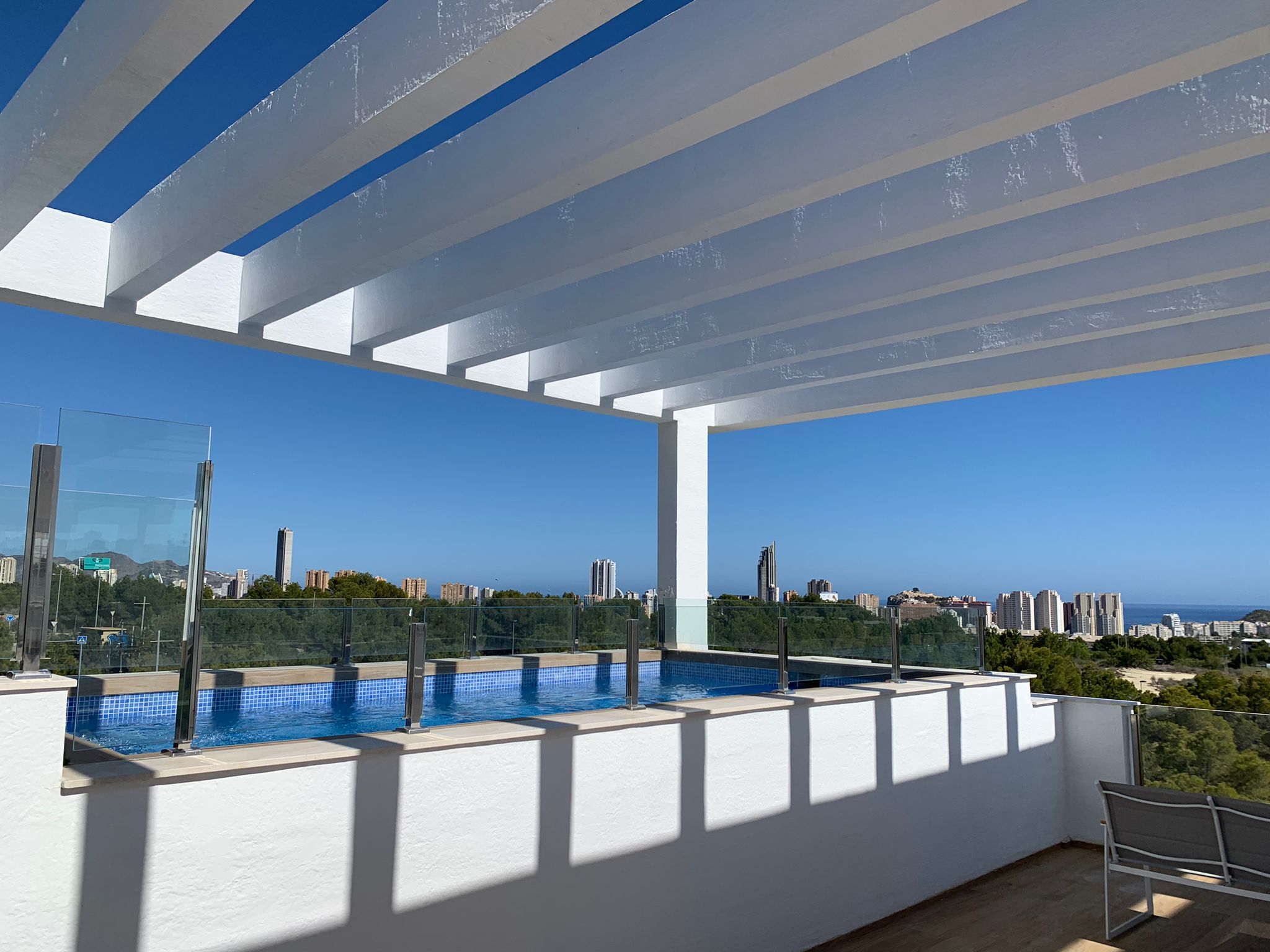 Bungalow en venta en Finestrat con 3 habitaciones y piscina privada