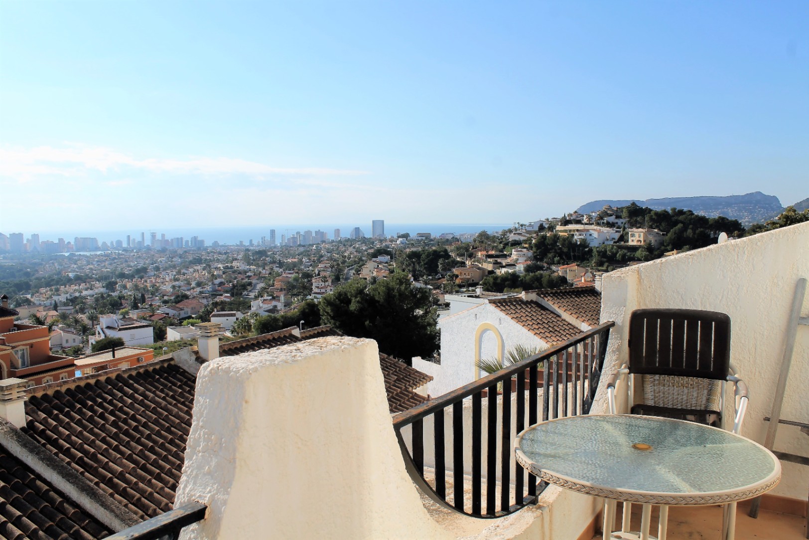 EXCLUSIVOS BUNGALOWS CON VISTAS AL MAR EN CALPE – RENTABILIDAD Y CONFORT GARANTIZADOS