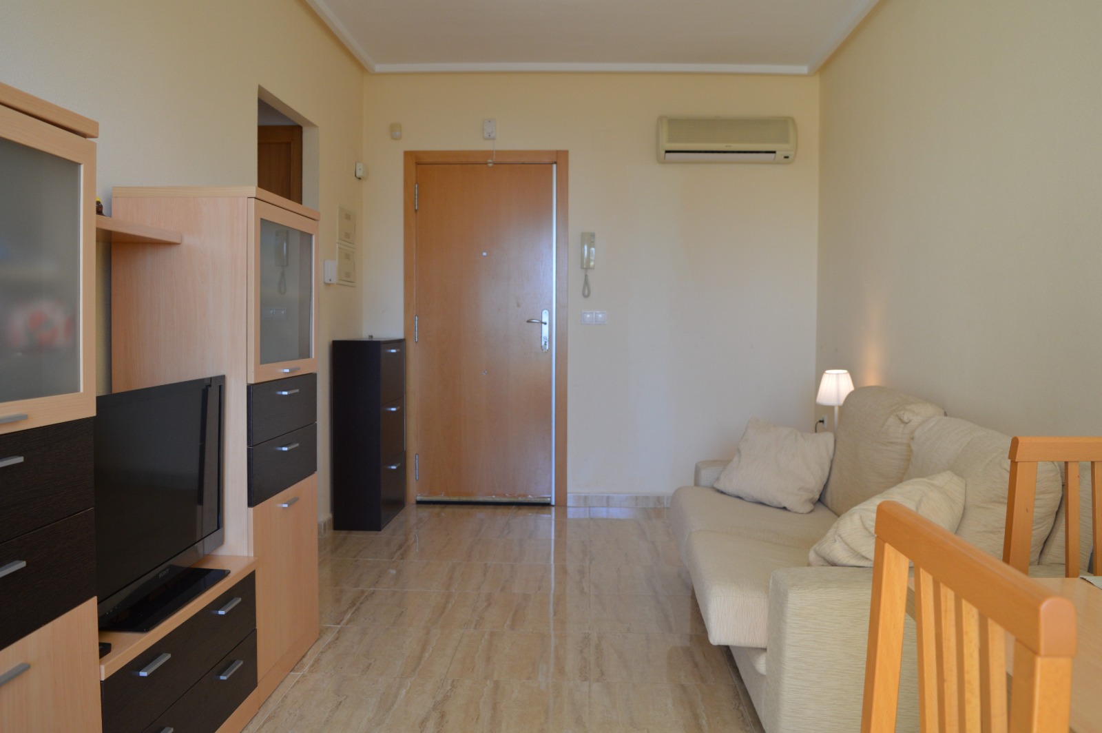 Piso en venta en Benidorm: 2 habitaciones y piscina comunitaria