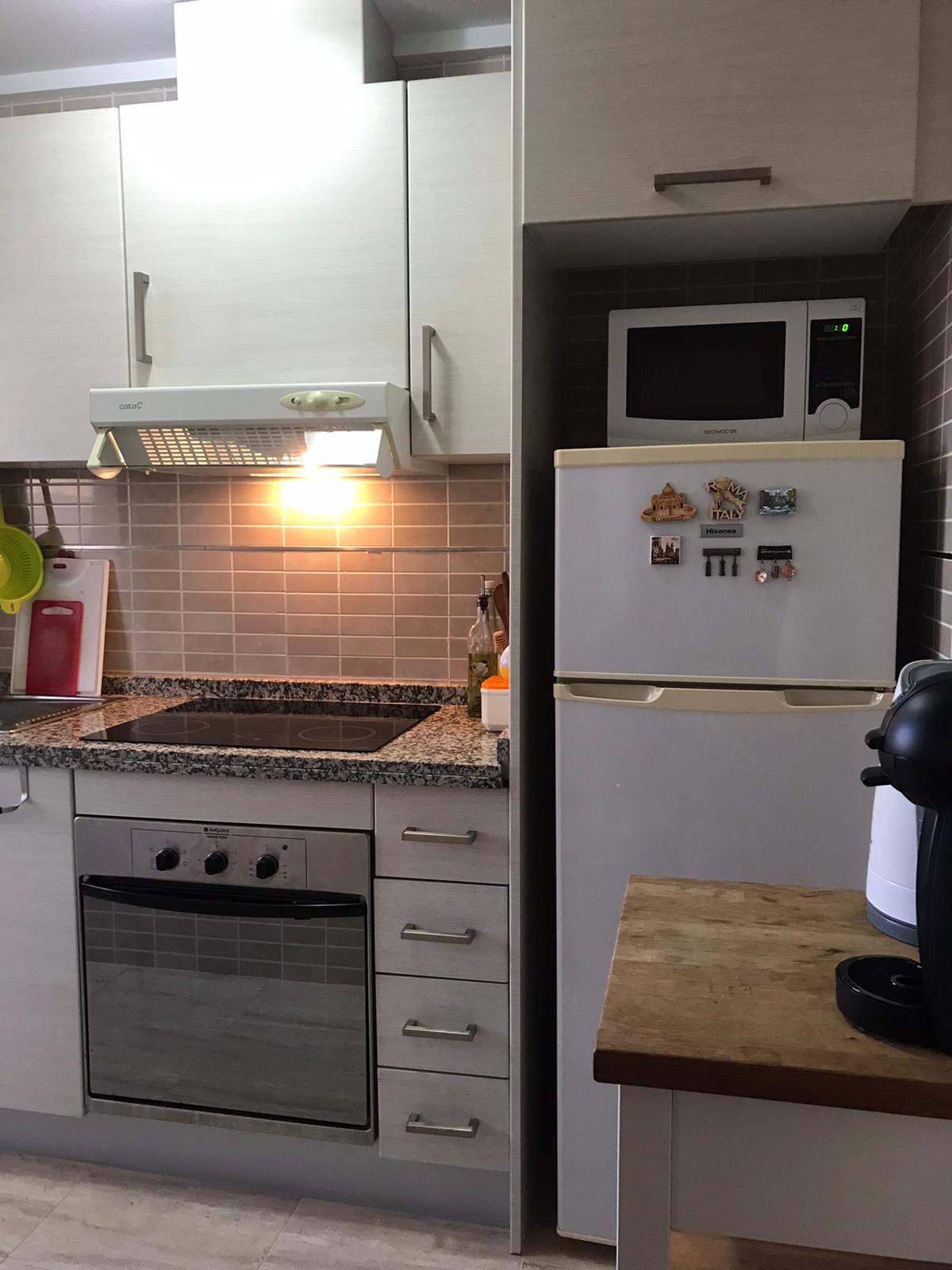 Piso en venta en Benidorm: 2 habitaciones y piscina comunitaria