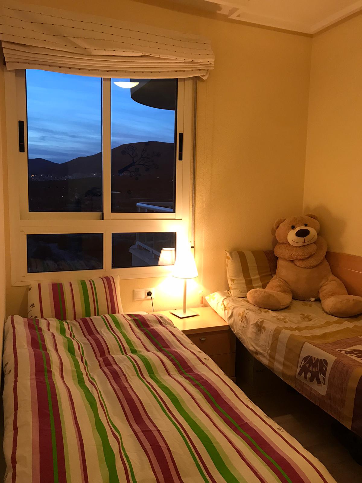 Piso en venta en Benidorm: 2 habitaciones y piscina comunitaria