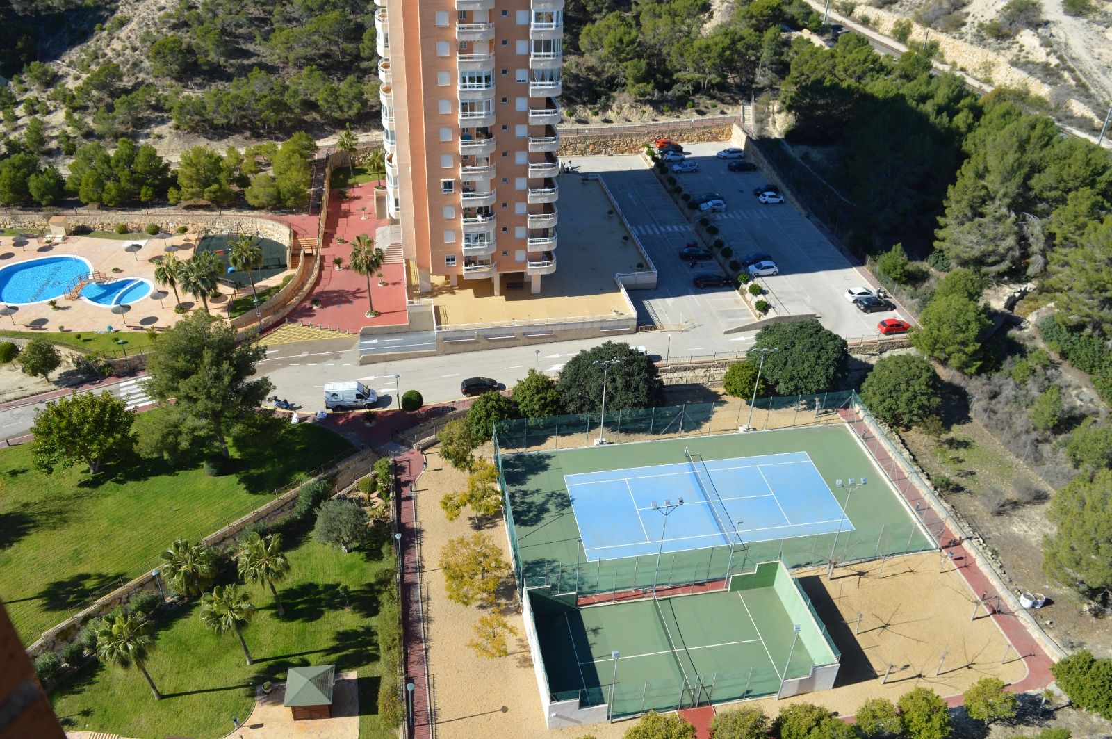 Piso en venta en Benidorm: 2 habitaciones y piscina comunitaria