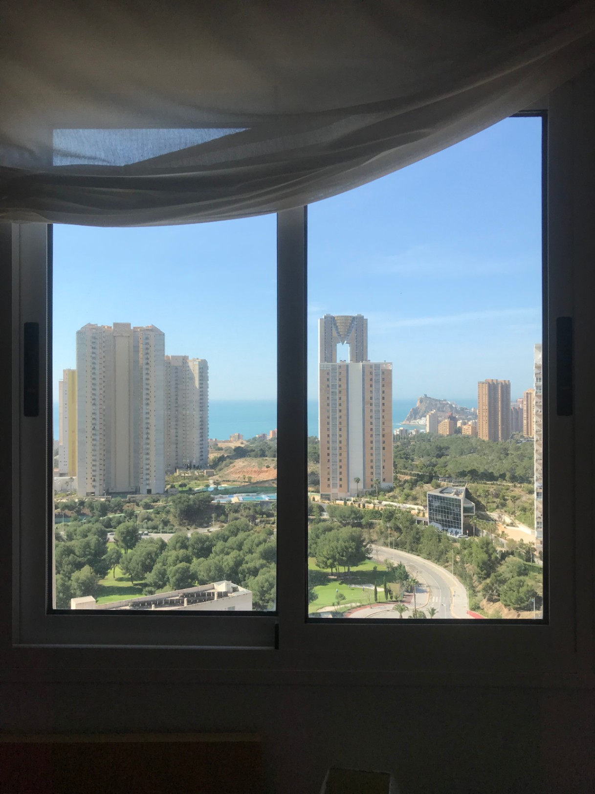 Piso en venta en Benidorm: 2 habitaciones y piscina comunitaria